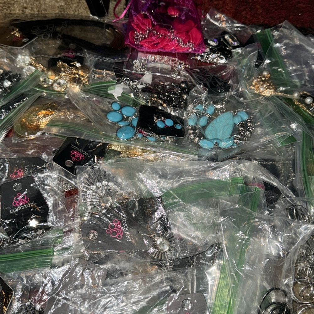 40 piece Shorter Paparazzi necklaces - Picture 4 of 4